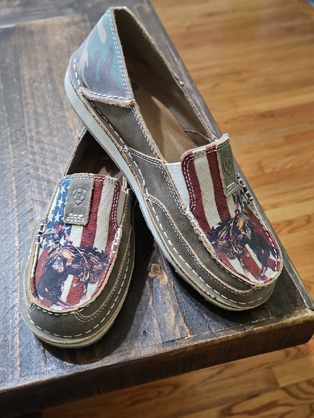 Ariat Rodeo Logo Insole with USA Flag & Bronc Buster